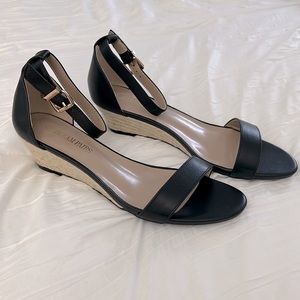 NWOT. Dream Pairs Women’s Black Wedge Espadrilles. Size 10.